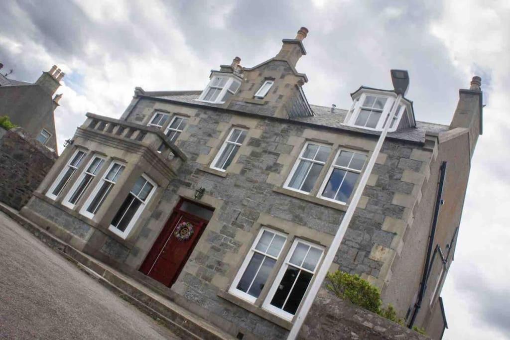 Crannoch Self Catering - 10 Bedroom Former Hotel Cullen Exterior foto